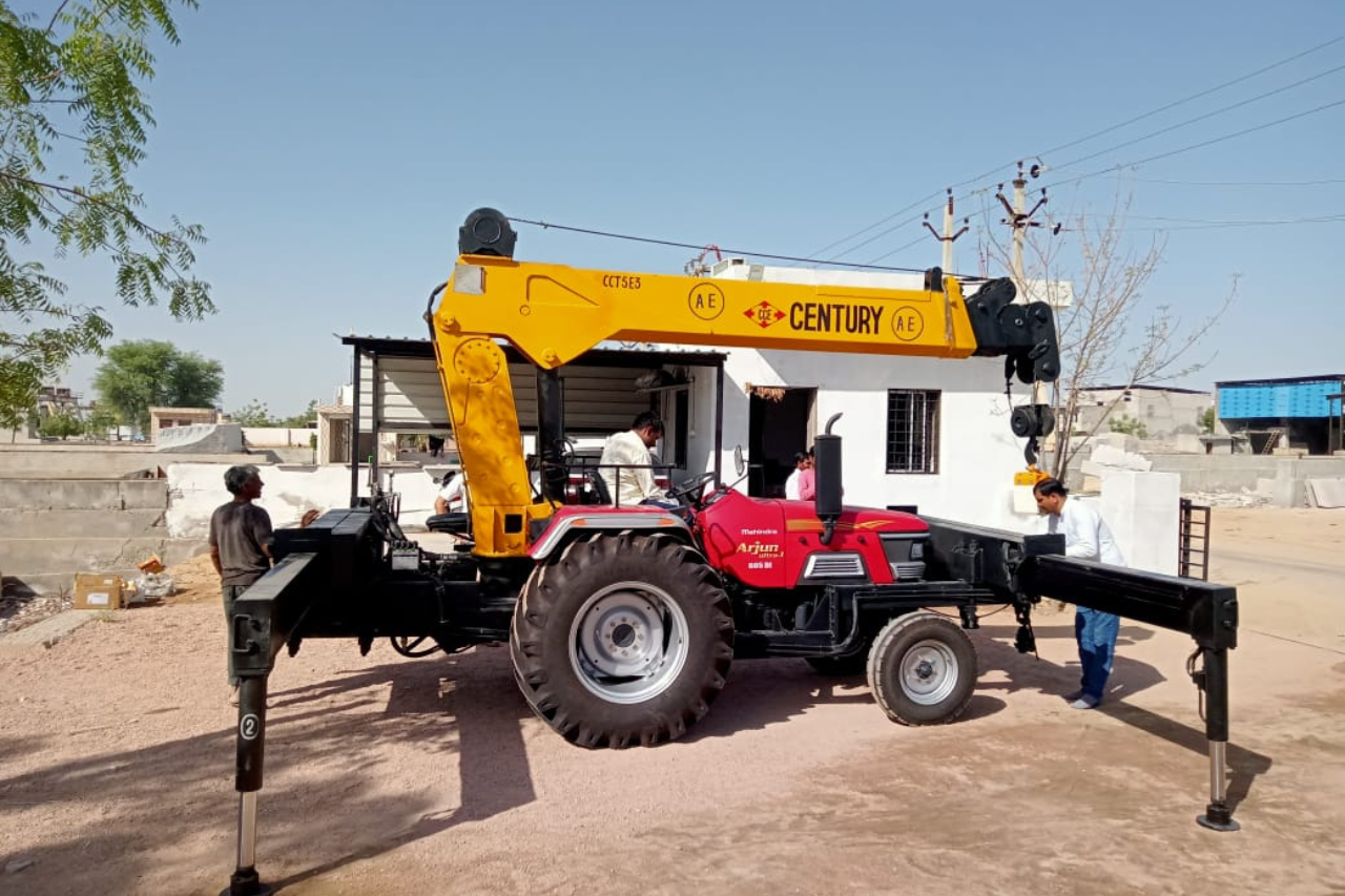 Tractor mounted crane 2