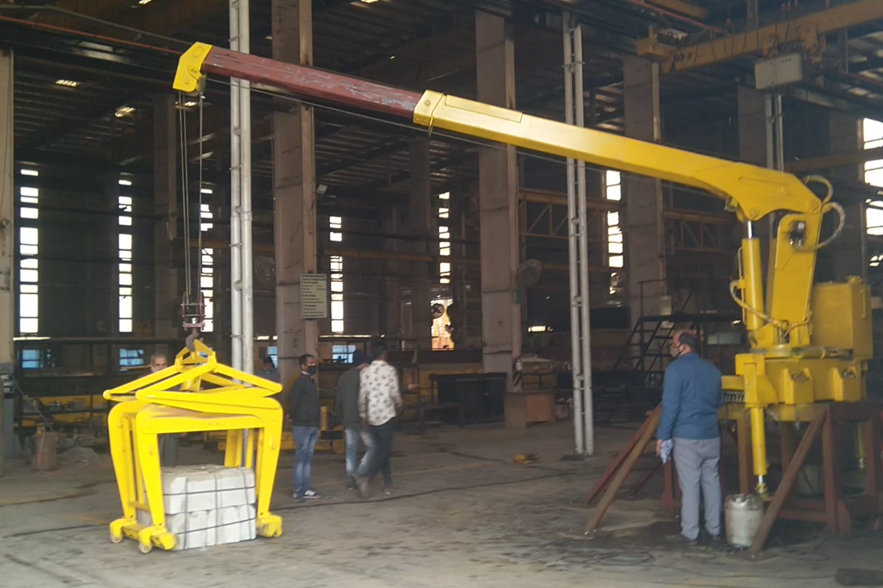 straight boom crane 3